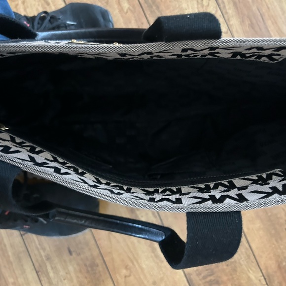 Michael Kors Large Tote/ Travel Bag - Picture 3 of 5